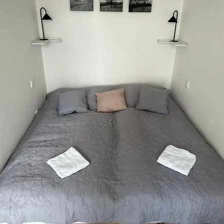 Cozy Near The Center Apartment Plzen