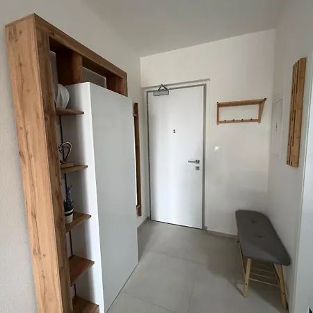 Cozy Near The Center Apartment *